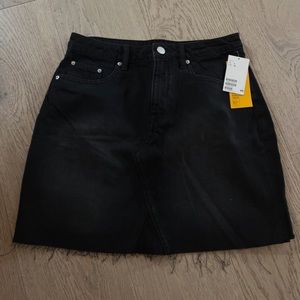 BLACK DENIM JEAN SKIRT - NWT